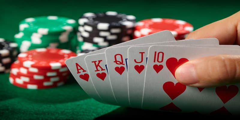 Các chương trình ưu đãi đặc biệt cho người chơi poker 33win